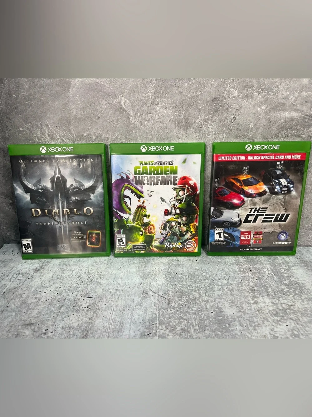 Game Bundle - Black/Green Cases (Multiple Titles) XBOXONE